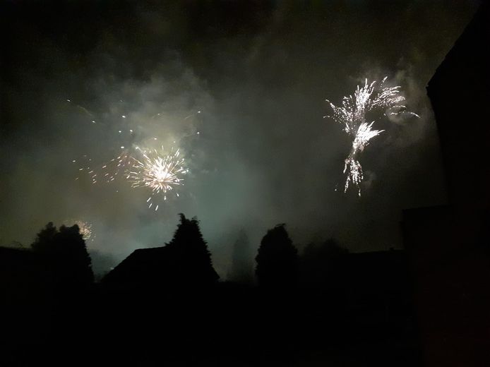 Onder meer in de wijk Nekkerspoel werd massaal vuurwerk afgestoken.