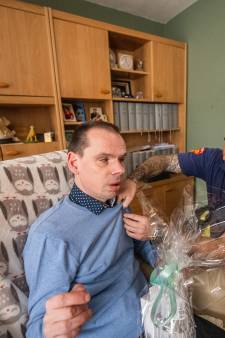 Blinde Johan redde levens met belletje naar de brandweer: ‘Wat als ik dat niet had gedaan?’
