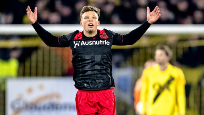 Van Hooijdonk doet oude liefde pijn en schakelt NAC uit in achtste finale