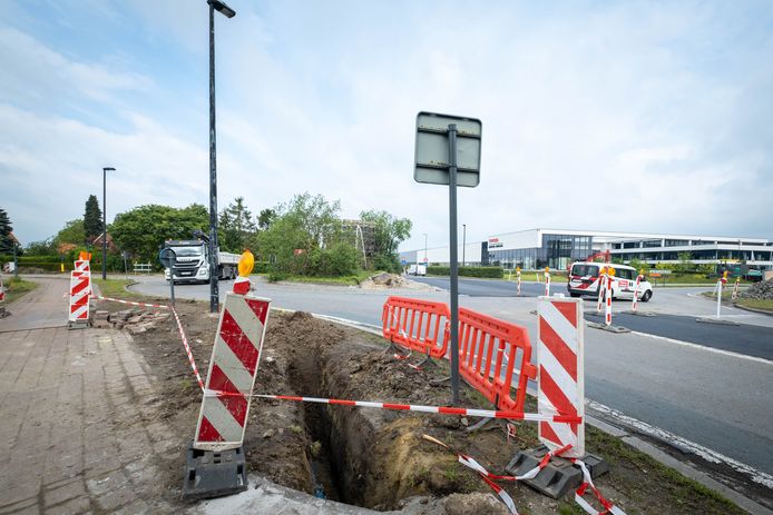 WILLEBROEK De werken aan het rondpunt op de N16 ter hoogte van de Blaasveldstraat