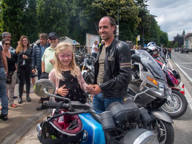 Motorrijders met een gouden hart en gulle hand verzamelen 2.000 euro voor revaliderende kompaan