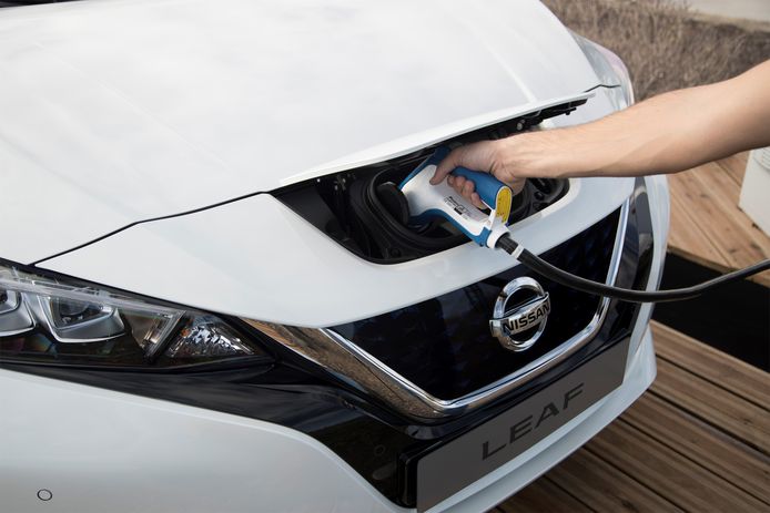 De nieuwe Nissan Leaf kan niet alleen stroom laden, maar ook leveren, bijvoorbeeld aan een energiebedrijf.