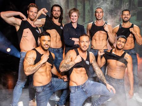 Cynthia zorgt voor deze gespierde mannen: ‘Mijn man? Hij weet hoe ik ben, hoeft zich geen zorgen te maken’