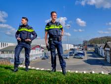 Kevin en Benjamin beveiligen de Dordtse industrie: ‘Wat zit er achter die roldeur dat je zó goed moet beveiligen?’