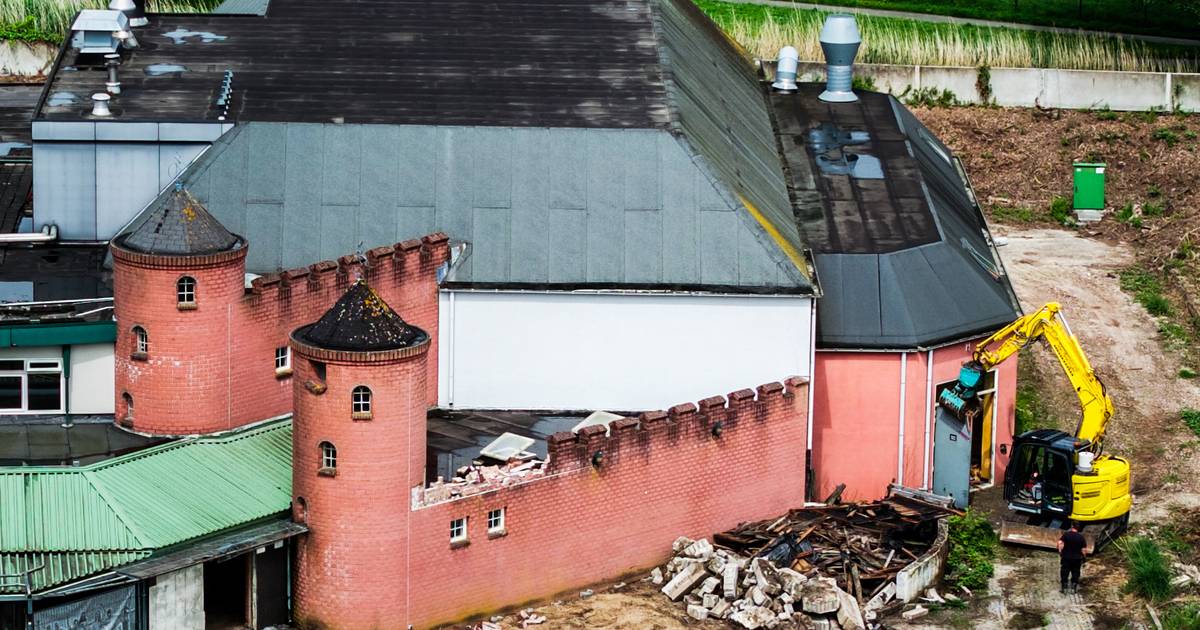 Vaarwel mooie dansschuur: sloop Alcazar begonnen | Rotterdam
