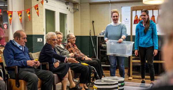Beweegagoog zet ouderen van Joris Zorg in Middelbeers spelenderwijs in beweging - Eindhovens Dagblad