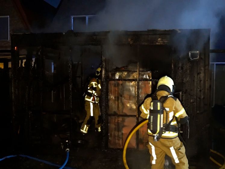 Twee schuurtjes verwoest door brand in Zwartsluis