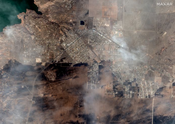 Een satellietbeeld van verbrand landschap ten gevolge van de Smokehouse Creek natuurbrand in Texas.