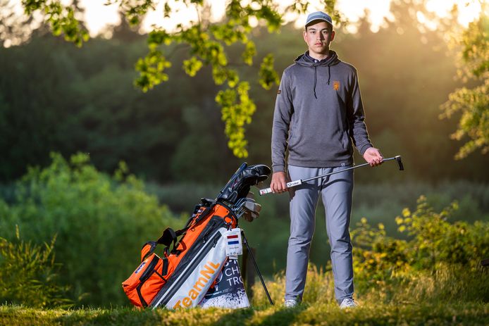 Het pas 15-jarige golftalent Denny Kloeth is klaar voor zijn debuut op het KLM Open, een van de oudste en meest prestigieuze toernooien op het hoogste niveau in Europa.