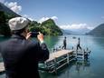 Envahi de touristes à cause d’une série Netflix, ce village suisse prend une décision radicale<br>