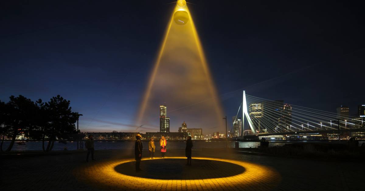 Virusdodende lichtinstallatie Urban Sun weer terug in Rotterdam