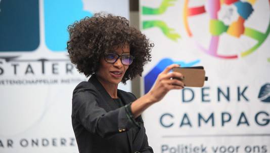 Sylvana Simons op een bijeenkomst van de partij DENK