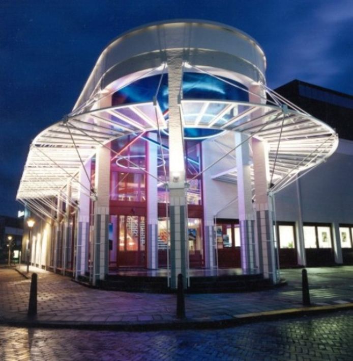 Schouwburg De Nieuwe Doelen in Gorinchem in de tijd dat er nog professionele voorstellingen waren.