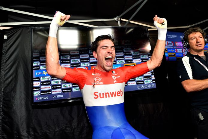 Het moment waarop Tom Dumoulin weet dat hij de Giro heeft gewonnen.