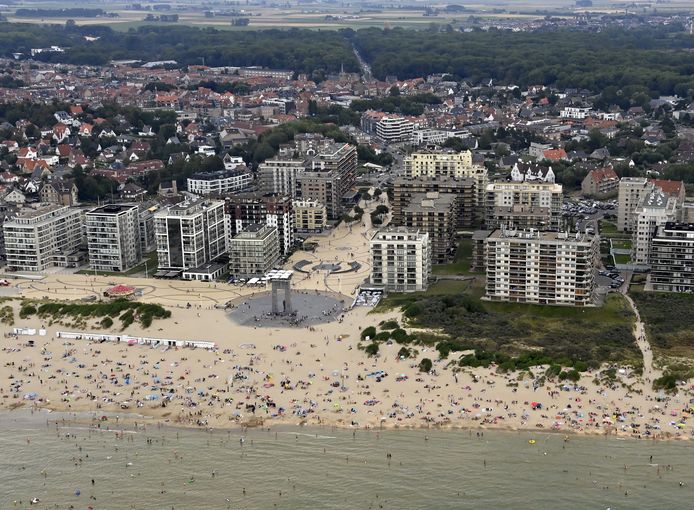 Burgemeester De Panne Dit Is Beangstigend Inwoners Blijf Weg Van De Drukste Plaatsen Incidenten Aan Kust Hln Be