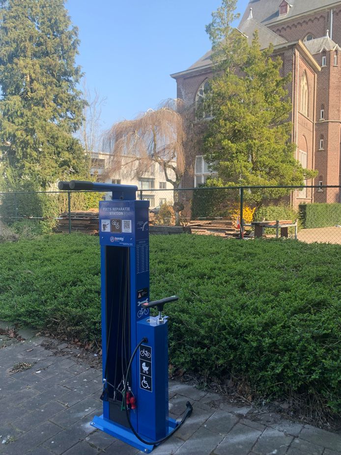 Eén van de fietsherstelzuilen