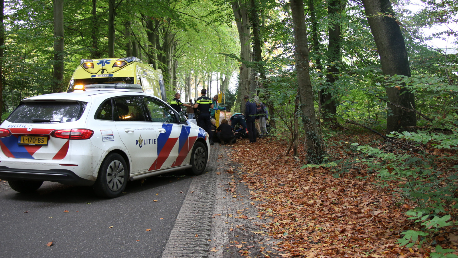 Motorrijders gewond bij ongeval vlakbij kasteel in Vorden | Foto | AD.nl