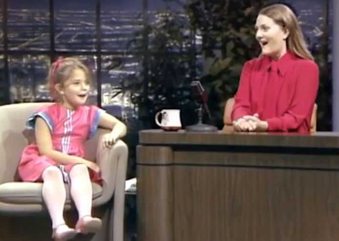 Drew Barrymore interviewt zichzelf als 7-jarige