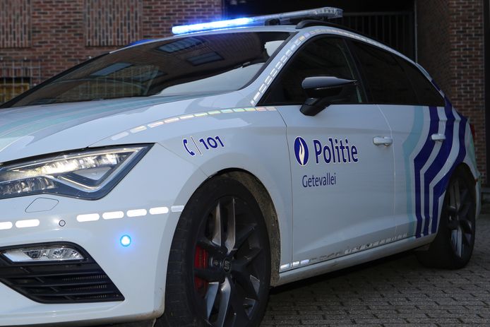 De politie die de feiten vast stelde, onderzoekt de zaak verder.