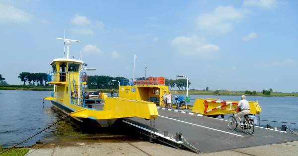 Bernse Veer vaart vandaag niet | Bommelerwaard - BD.nl