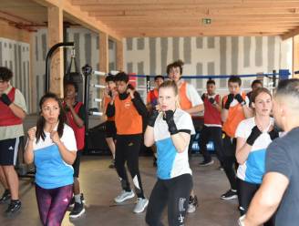 Boksclub Boxing Acadamy biedt Brusselse jongeren gratis lessen: “We scheppen een hechte band met de jongeren” 
