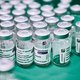 De 12 vaccins die de wereld moeten redden getest: ‘De ene ligt halfdood in de zetel, terwijl de andere niets merkt’