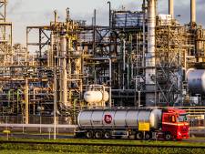 Brandbare stof vrijgekomen bij lekkage Shell Pernis