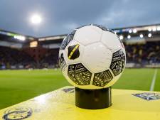 Heracles-supporters in thuisvak tijdens NAC - Heracles Almelo