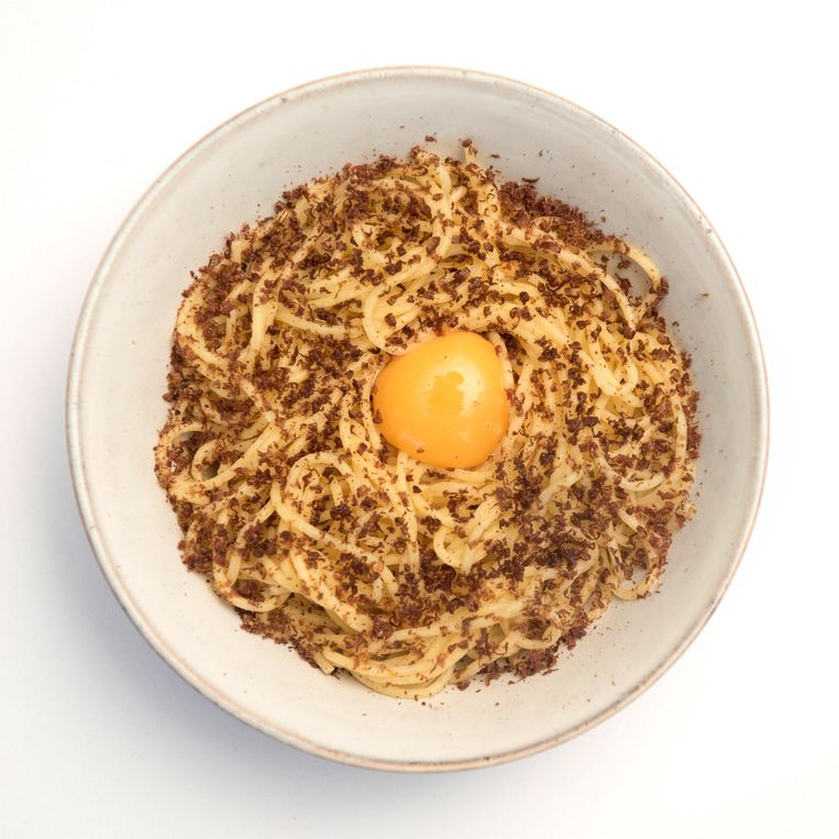 Spaghetti met tonijnhart. Beeld Els Zweerink