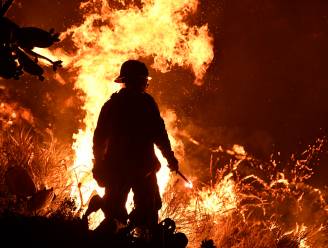 Californië zet ruim duizend brandweerlieden in