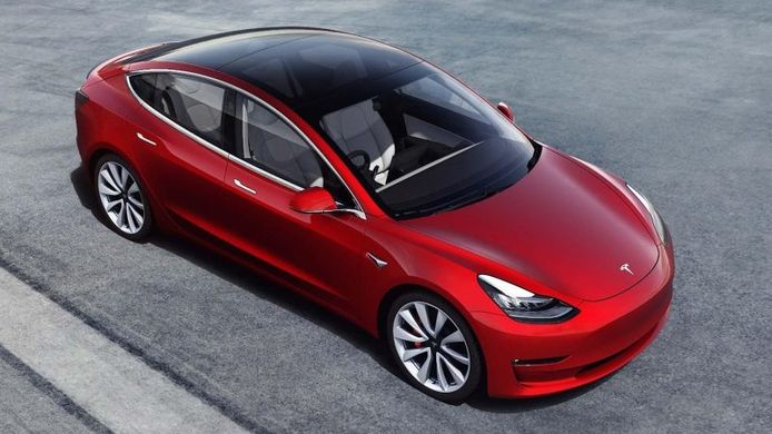 Tesla Model 3.