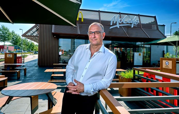 Dick Bovekerk is franchisenemer van het McDonald’s restaurant langs de A15 in Hardinxveld-Giessendam.