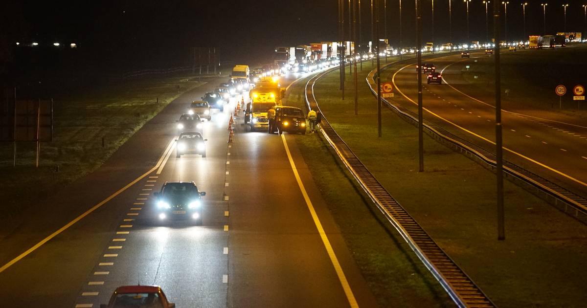 Ongeval op A50 hindert verkeer tussen Apeldoorn en Vaassen.