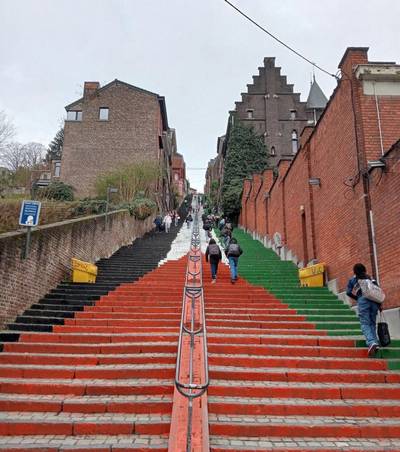 Les escaliers de Bueren repeints aux couleurs de la Palestine: “Cela ne peut pas rester impuni”