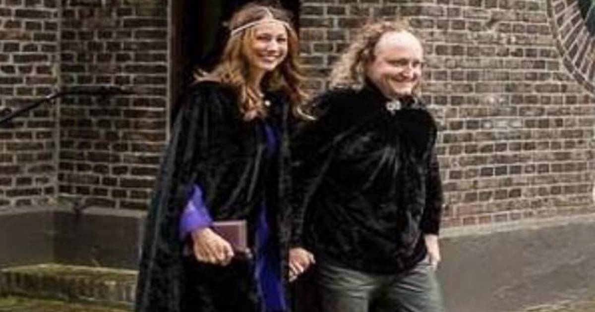 Geert Wilders Is Getuige Op Huwelijk In Gothic Stijl Buitenland Hln Be
