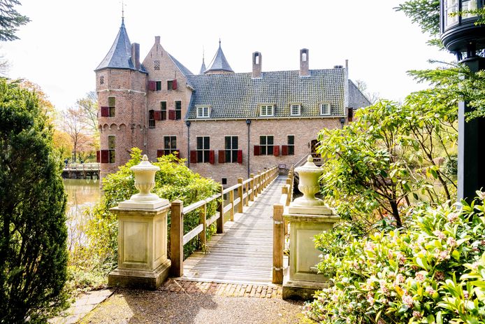 De Nederlandse koning stelt kasteel Het Oude Loo ter beschikking, waar vanaf april ruimte is om zes tot acht Oekraïense gezinnen op te vangen.