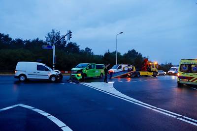 Bestelbusjes botsen ter hoogte van A73 bij Haps
