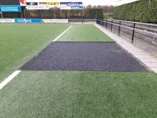 Achilles’29: gaten in kunstgras gesneden en lichtmasten onklaar gemaakt