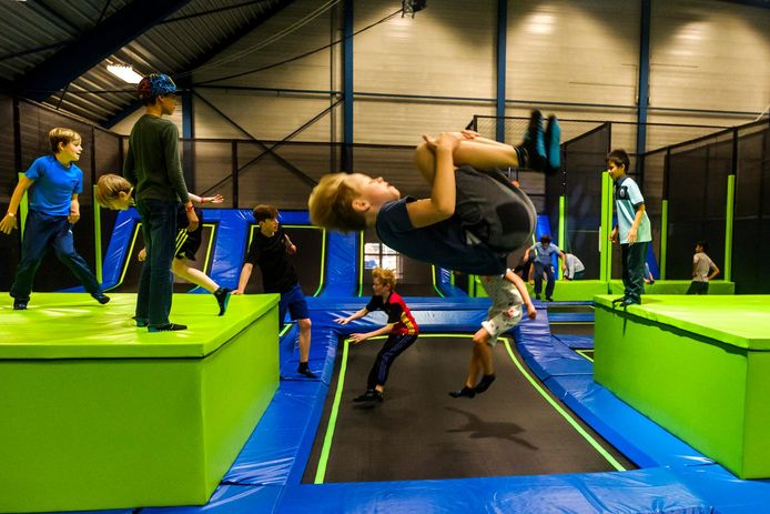 Mega jump trampoline outlet park