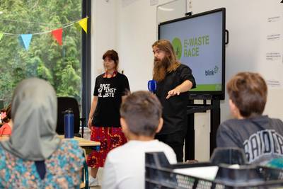 Schooljeugd gaat strijd aan met elektronisch afval: ‘Meestal is het gemakzucht’
