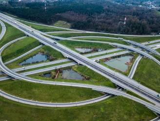 IN BEELD: Zo leeg ziet Vlaanderen eruit vanuit de lucht