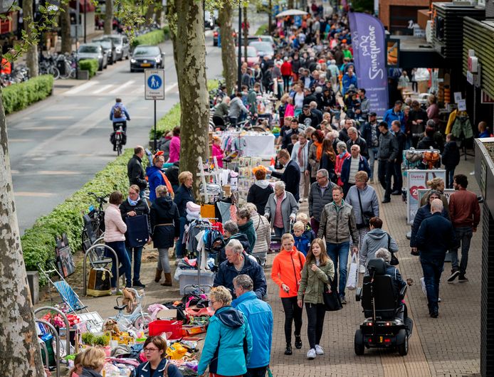 De vrijmarkt in Nijverdal kan dit jaar eindelijk weer gewoon doorgaan, net als op vele andere plekken in de regio.