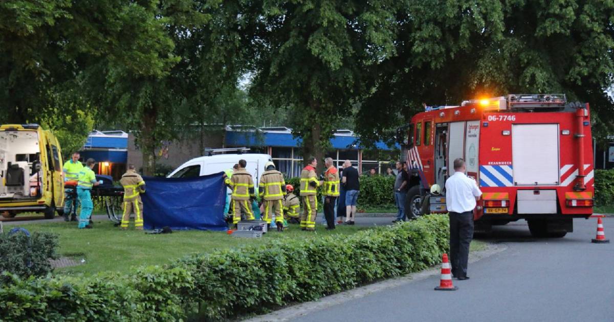 Gewonde in Loenen door ongeval met bestelbus.