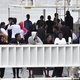 Italiaanse regering weigert geredde migranten gestrand schip te laten uitstappen