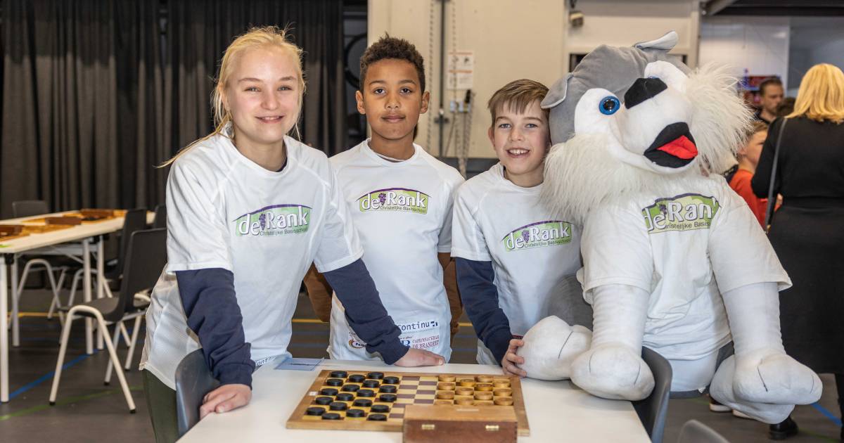 Zeeuws kampioenschap schooldammen: ‘Alle dammers klaar? Starten maar!’