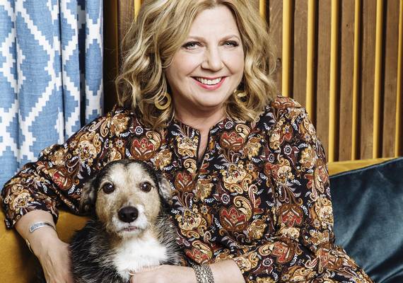 Loretta Schrijver heeft de naam van haar hond veranderd en de reden is hilarisch