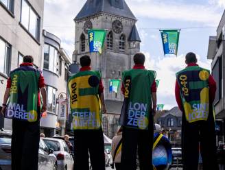 Gemeente hangt vlaggen uit in handelskernen en lanceert ‘Koop lokaal en win’