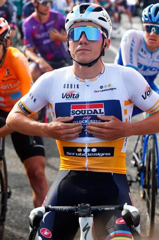 “Fouten maken mag, op voorwaarde dat Remco eruit leert”: hoe de Ronde van Catalonië een hevige generale repetitie voor de Giro werd