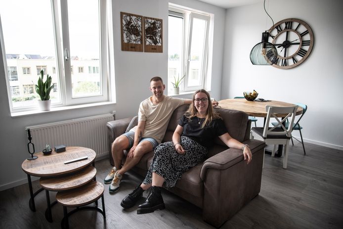 Ilse van den Biggelaar en Nick Theloosen in hun nieuwe woning
