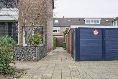 Door inbrekers mishandelde man (71) in Willemstad moest met spoed aan het hoofd worden geopereerd